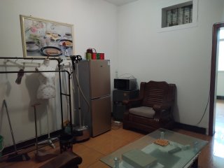 水厂对面4楼321精装全齐空调2台6800/年