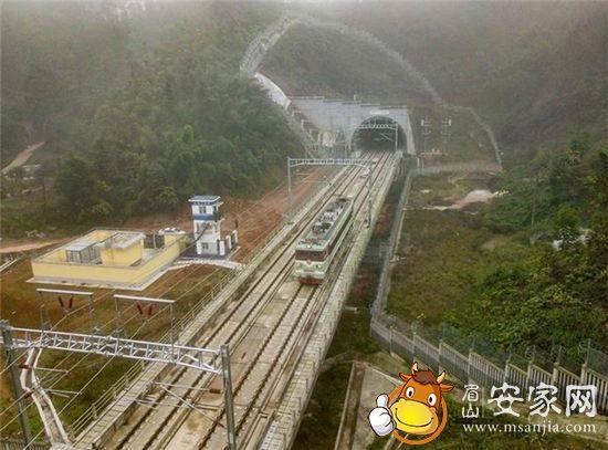 成都至贵阳铁路今起联调 将结束川南无动车历史